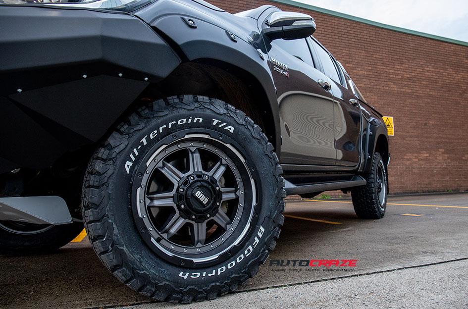TOYOTA HILUX 4WD GD10 MATTE ANTHRACITE MILLED WITH BLACK LIP